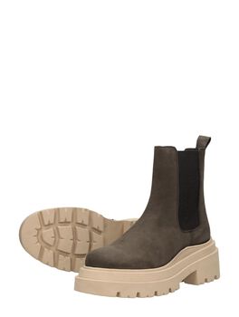 Chelsea boots