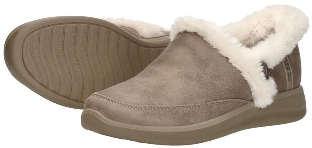 Slip-Ins: Cozy Escape - large