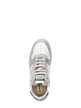 Sneakers Laag