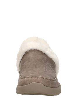 Slip-Ins: Cozy Escape