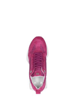 Women Retro Runner
