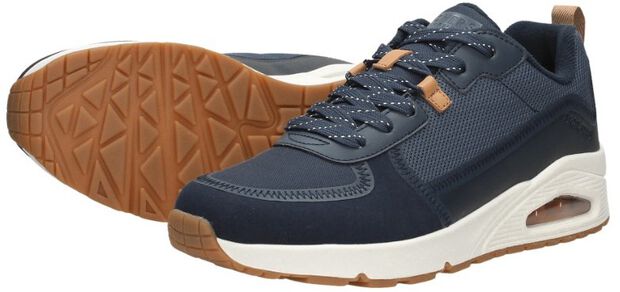 Uno - Layover - large