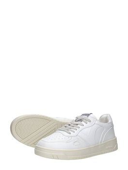 Sneakers Laag