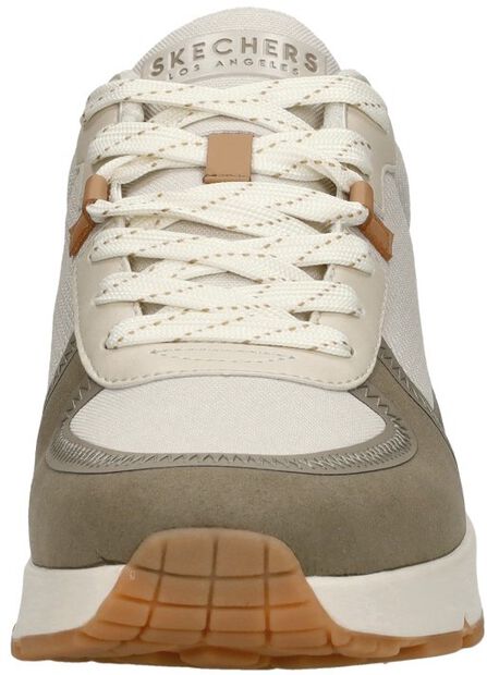 Uno - Layover - large