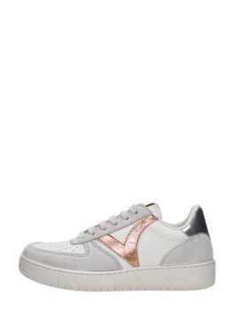 Sneakers Laag